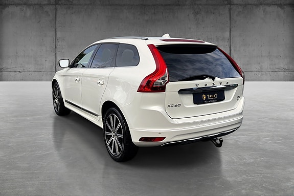 Volvo XC60 12 of 30