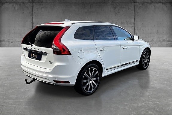 Volvo XC60 9 of 30