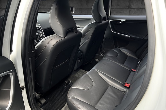Volvo XC60 27 of 30