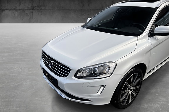 Volvo XC60 3 of 30