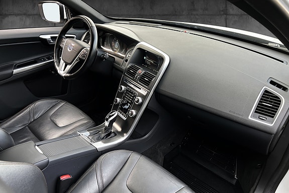 Volvo XC60 23 of 30