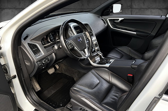 Volvo XC60 16 of 30