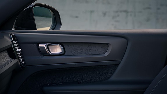 Volvo XC40 16 of 21