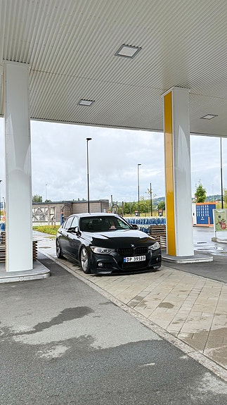 BMW 320d 4 of 13