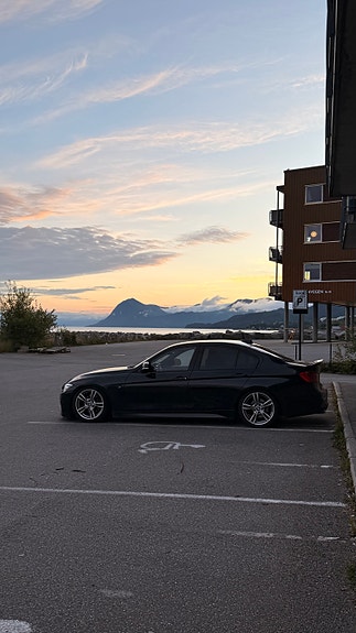 BMW 320d 3 of 13