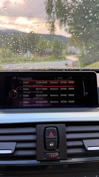 BMW 320d 9 of 13