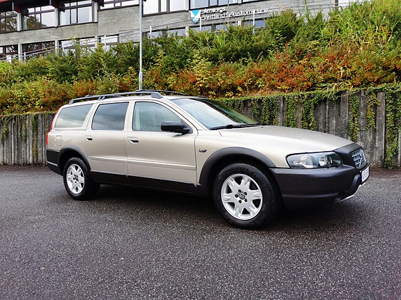 Volvo XC70 12 of 30