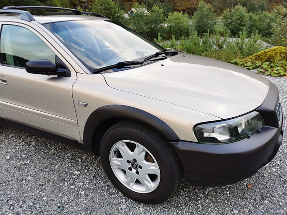 Volvo XC70 3 of 30