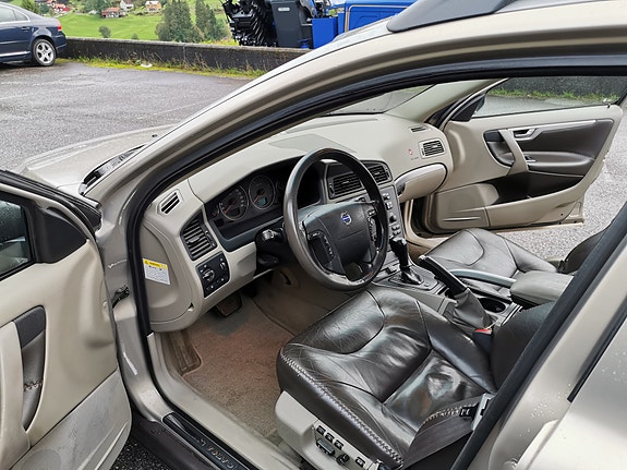 Volvo XC70 28 of 30