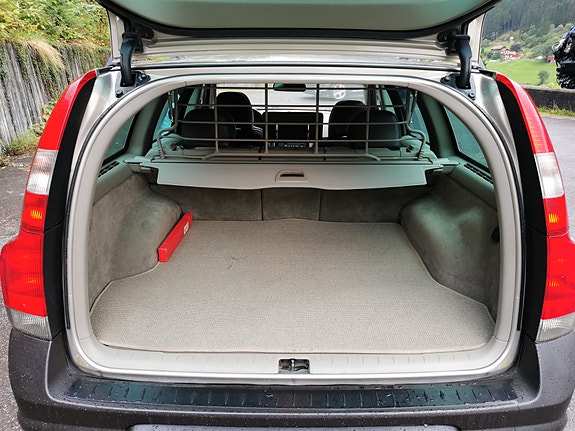 Volvo XC70 25 of 30