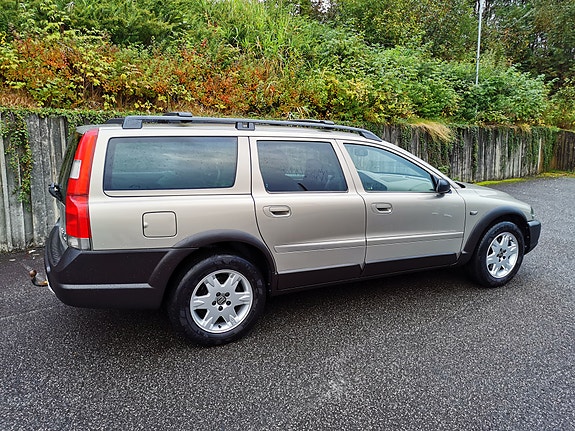 Volvo XC70 18 of 30