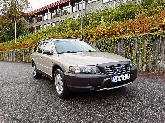 Volvo XC70 13 of 30