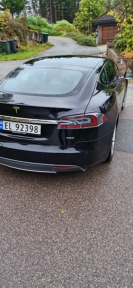 Tesla Model S 9 of 14