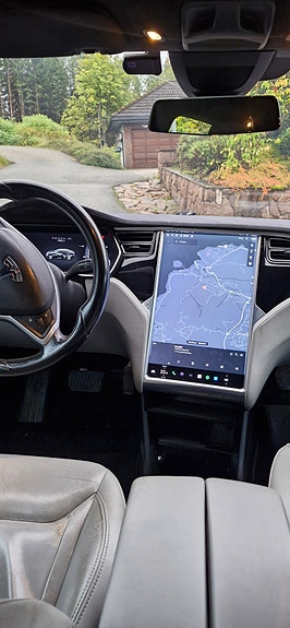 Tesla Model S 5 of 14