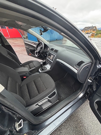Skoda Octavia 6 of 16