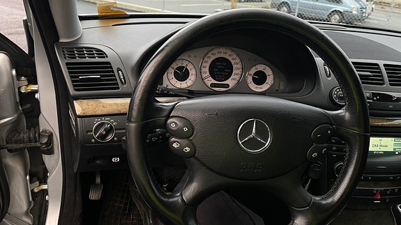 Mercedes-Benz E220 d 10 of 15