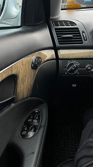 Mercedes-Benz E220 d 12 of 15