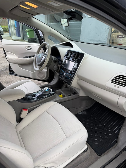 Nissan Leaf 13 of 13