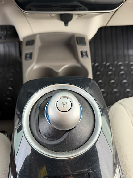 Nissan Leaf 5 of 13