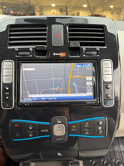 Nissan Leaf 10 of 13