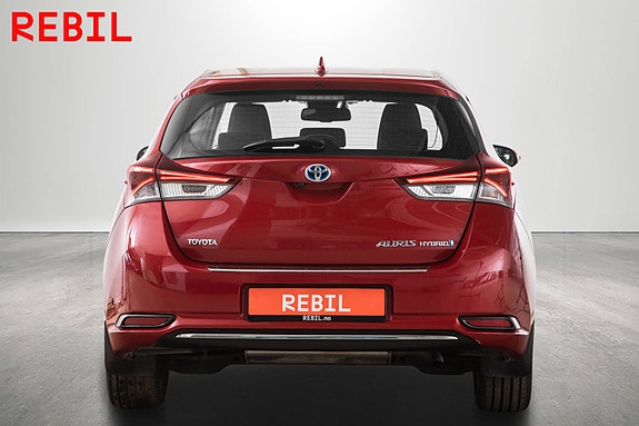 Toyota Auris 6 of 25
