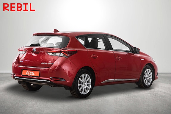 Toyota Auris 7 of 25