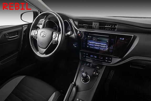 Toyota Auris 14 of 25