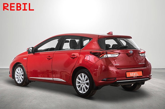 Toyota Auris 5 of 25