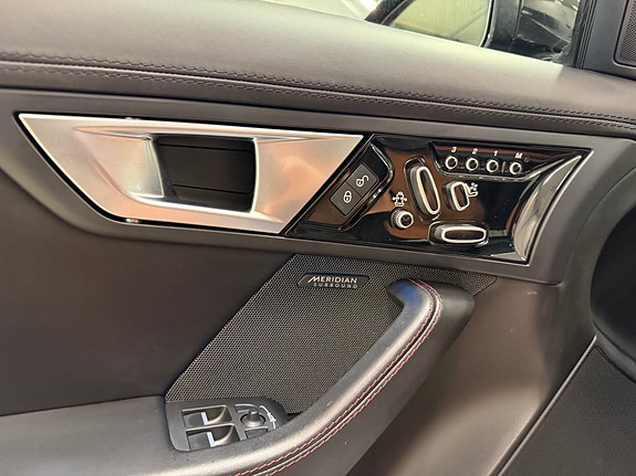 Jaguar F-TYPE 29 of 30