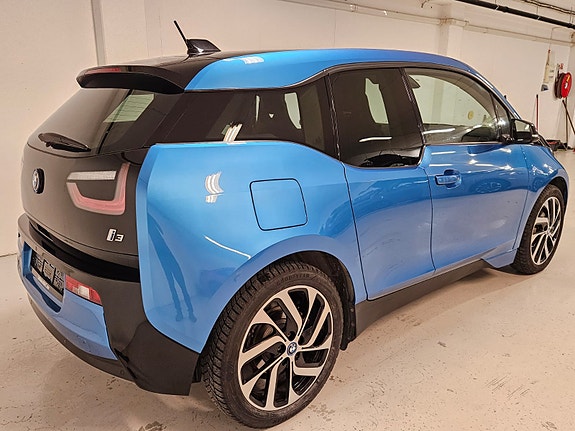 BMW i3 9 of 18