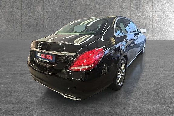 Mercedes-Benz C180 2 of 16