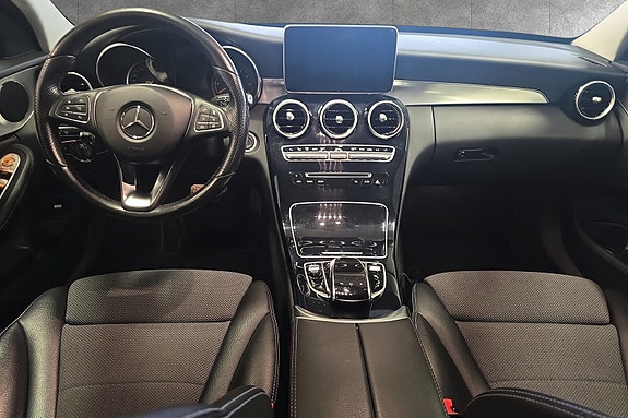 Mercedes-Benz C180 9 of 16