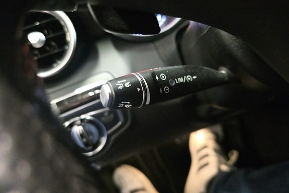 Mercedes-Benz C180 14 of 16