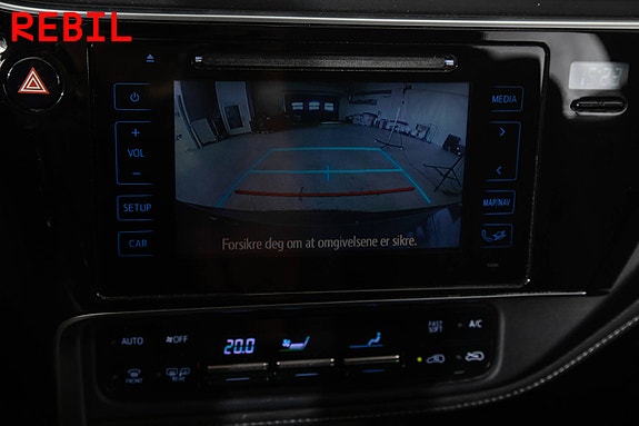 Toyota Auris 19 of 23