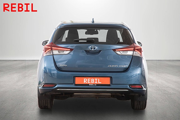 Toyota Auris 6 of 23