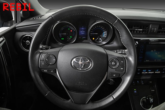 Toyota Auris 14 of 23