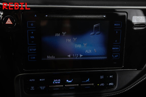 Toyota Auris 18 of 23