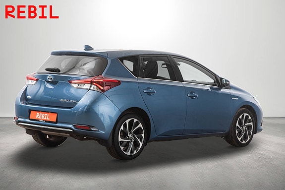 Toyota Auris 7 of 23