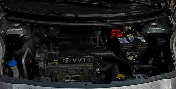 Toyota Yaris 17 of 17