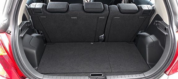 Toyota Yaris 10 of 17