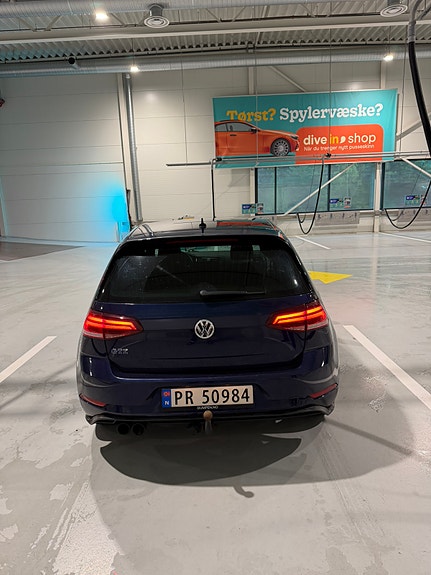 Volkswagen Golf VII 3 of 9