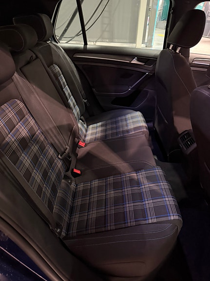 Volkswagen Golf VII 7 of 9