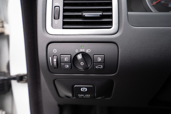 Volvo XC70 13 of 30