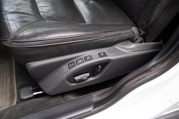 Volvo XC70 11 of 30