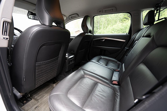 Volvo XC70 25 of 30