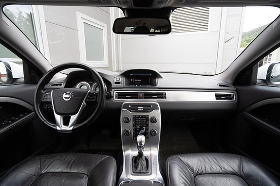 Volvo XC70 15 of 30
