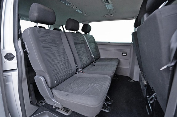 Volkswagen Caravelle 26 of 30