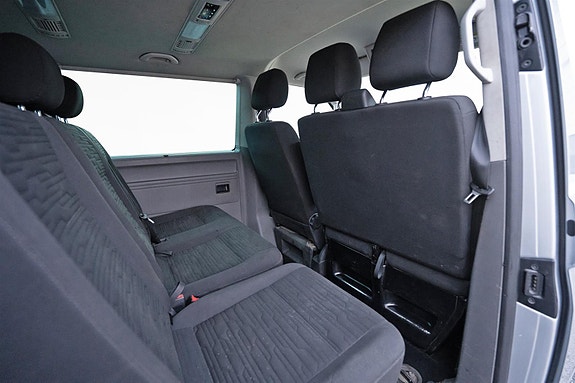 Volkswagen Caravelle 28 of 30