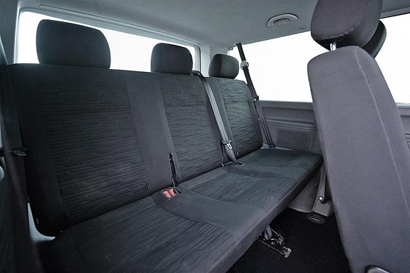 Volkswagen Caravelle 27 of 30