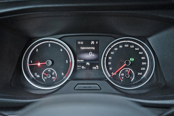 Volkswagen Caravelle 17 of 30
